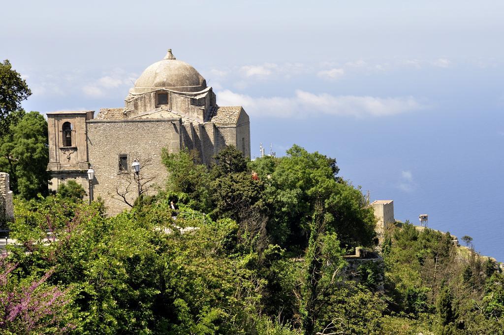 Appartamentino Pomelia Erice Exterior photo